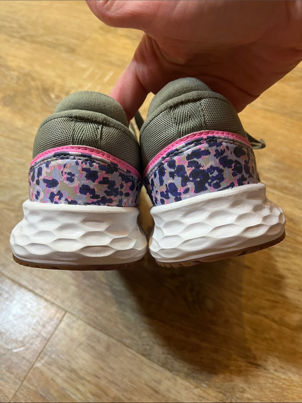 New Balance Green Pink Fresh Foam X70 Sneaker Tennis Shoe Women's 7 Logo Trainer - Picture 4 of 13